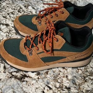 Columbia Men's Forest Green and Tan Hiking Shoes